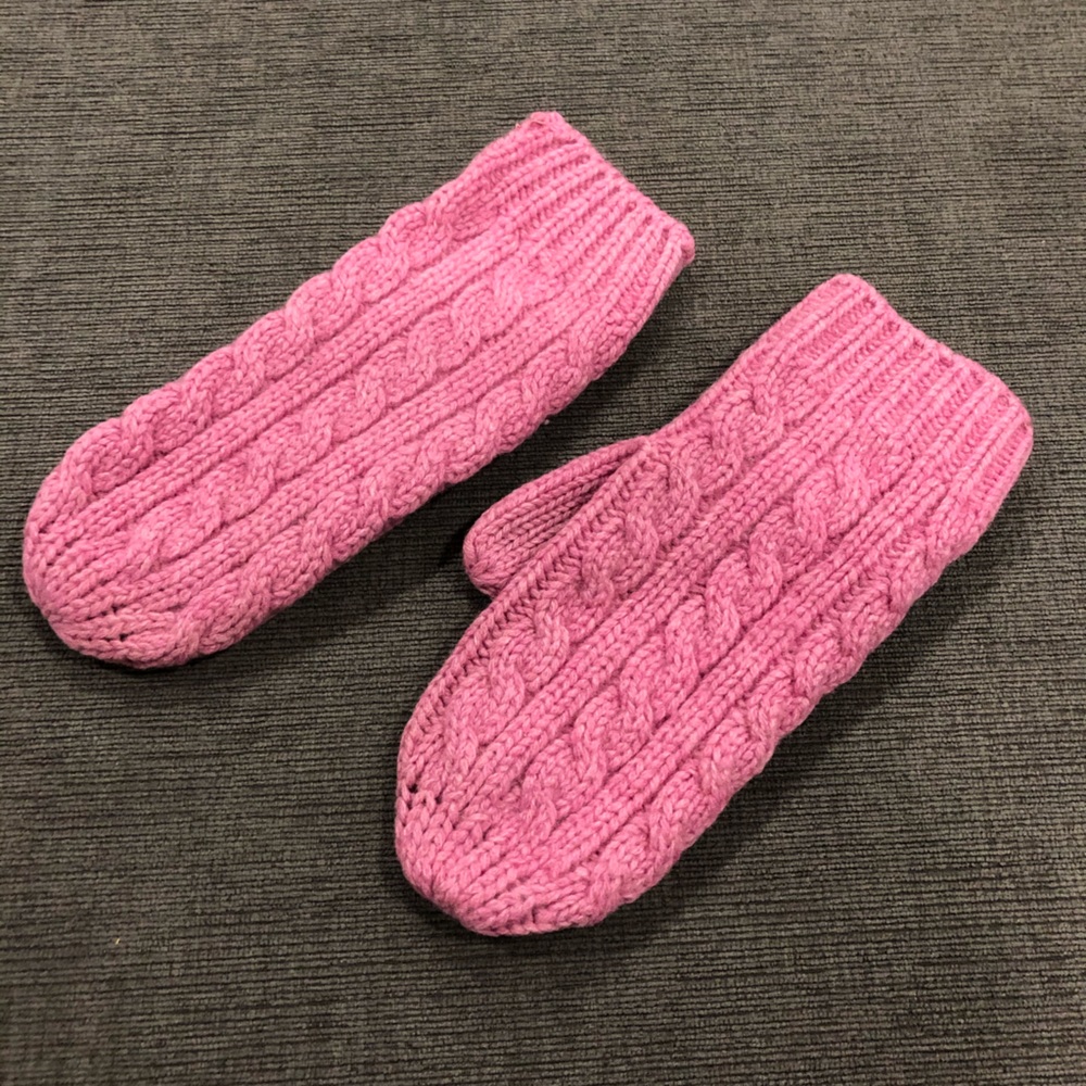 Gap pink mittens size s/m